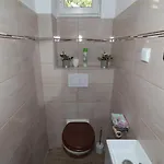 Four Flowers Apartment *