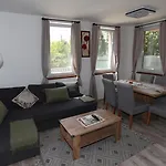 Four Flowers Appartement *