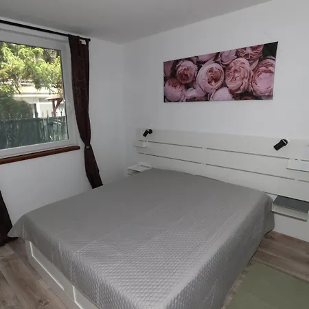 Apartment Four Flowers Siofok