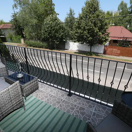 Four Flowers Appartamento Siófok