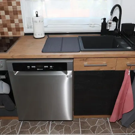 Four Flowers Apartment