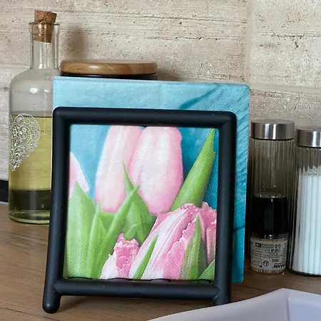 Four Flowers Apartment *