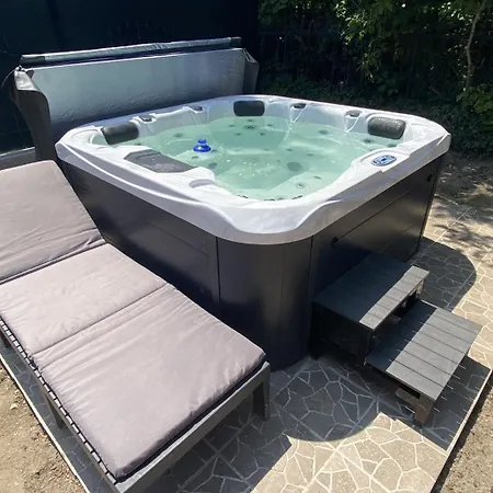 Four Flowers Appartamento Siófok