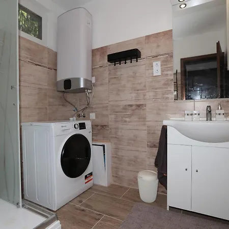 Four Flowers Apartment Siofok